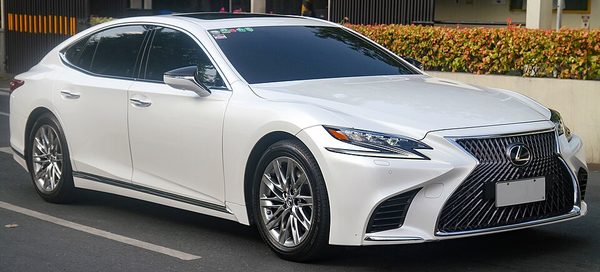 LS 5代目 (XF50) 前期 の顔