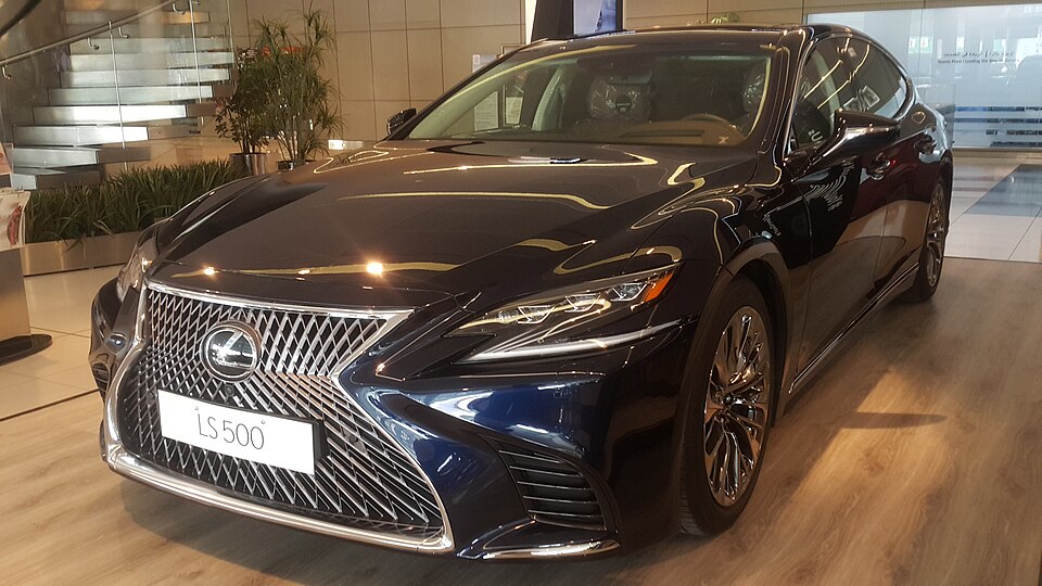 レクサス LS 5代目 (XF50) の外観写真