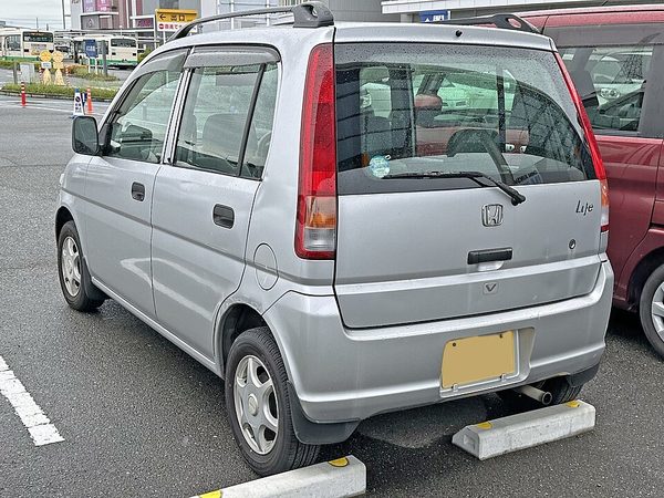 ライフ 2代目 の後方写真