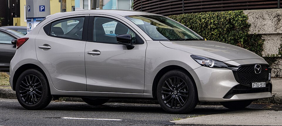 マツダ デミオ／MAZDA2 MAZDA2 (DJ後期) の正面写真