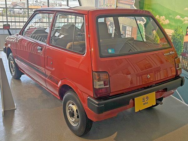 ミラ 初代 の後方写真