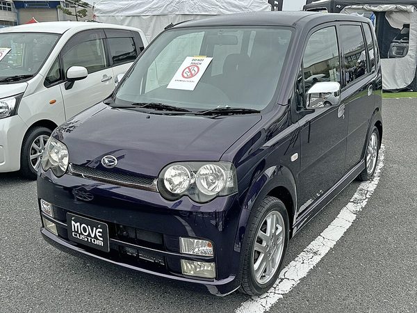 ムーヴ 3代目 カスタム の正面写真