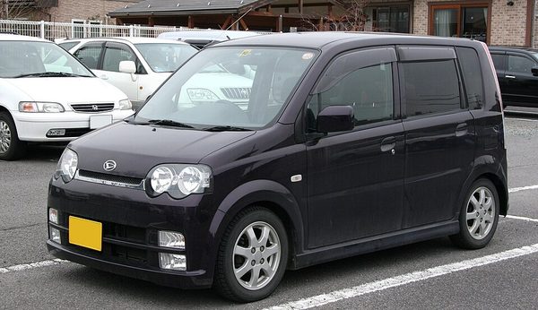 ムーヴ 3代目 カスタム の斜め前写真