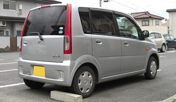 ムーヴ 3代目 後期 の後方写真