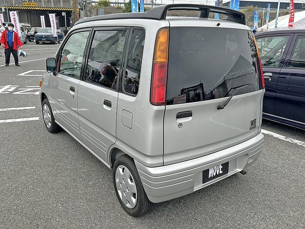 ムーヴ 初代 の後方写真