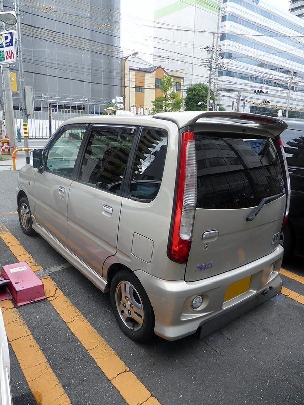 ムーヴ 2代目 カスタム の後方写真