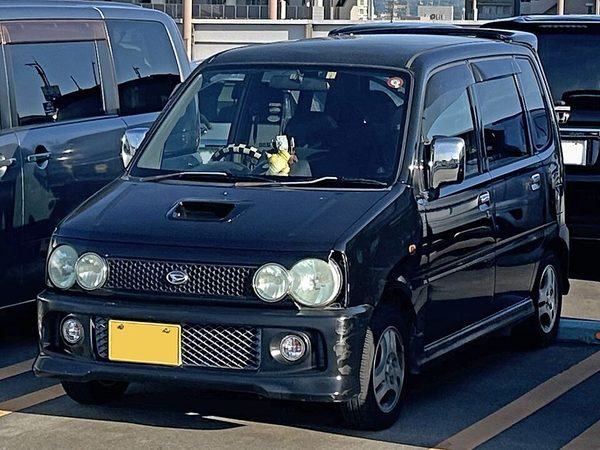 ムーヴ 2代目 カスタム の正面写真