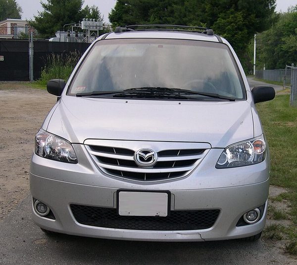 MPV 2代目 の正面写真
