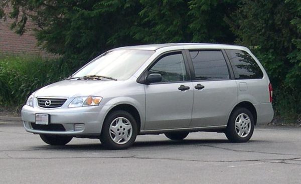 MPV 2代目 の外観写真