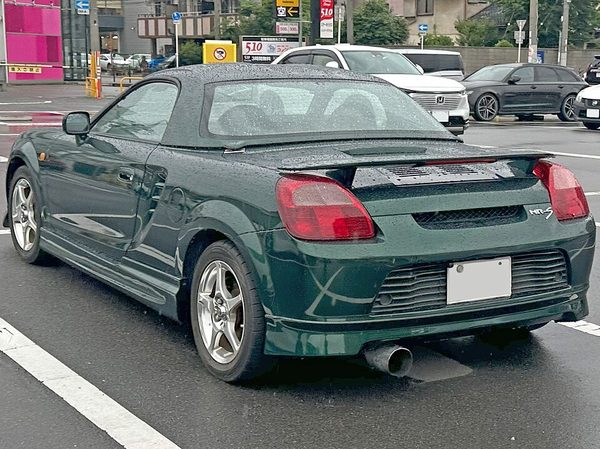 MR2／MR-S 3代目 MR-S の後方写真