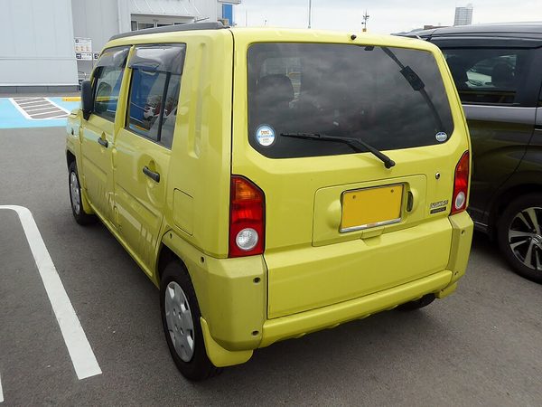 ネイキッド 初代 の後方写真