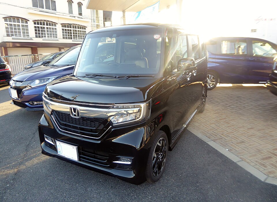 ホンダ N-BOX 2代目 の正面写真