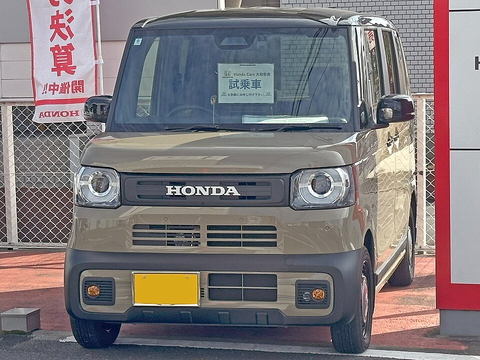 ホンダ N-BOX 3代目 JOY の正面写真