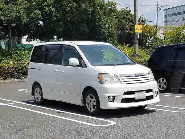 ノア 初代 の外観写真