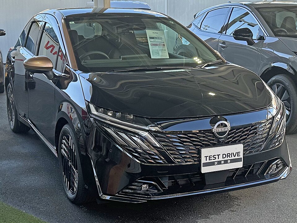 日産 ノート オーラ 初代 後期 の外観写真