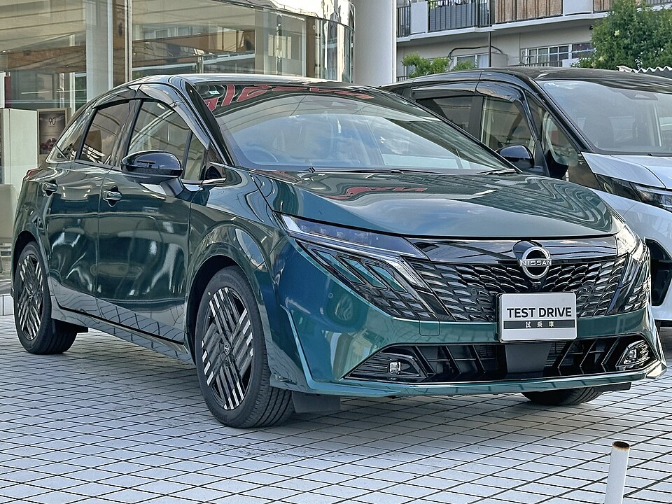 日産 ノート オーラ 初代 後期 の外観写真