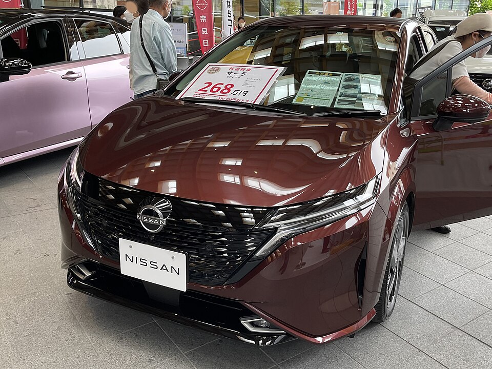 日産 ノート オーラ 初代 の正面写真