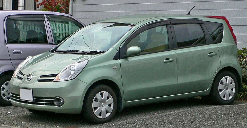 日産 ノート 初代 の外観写真