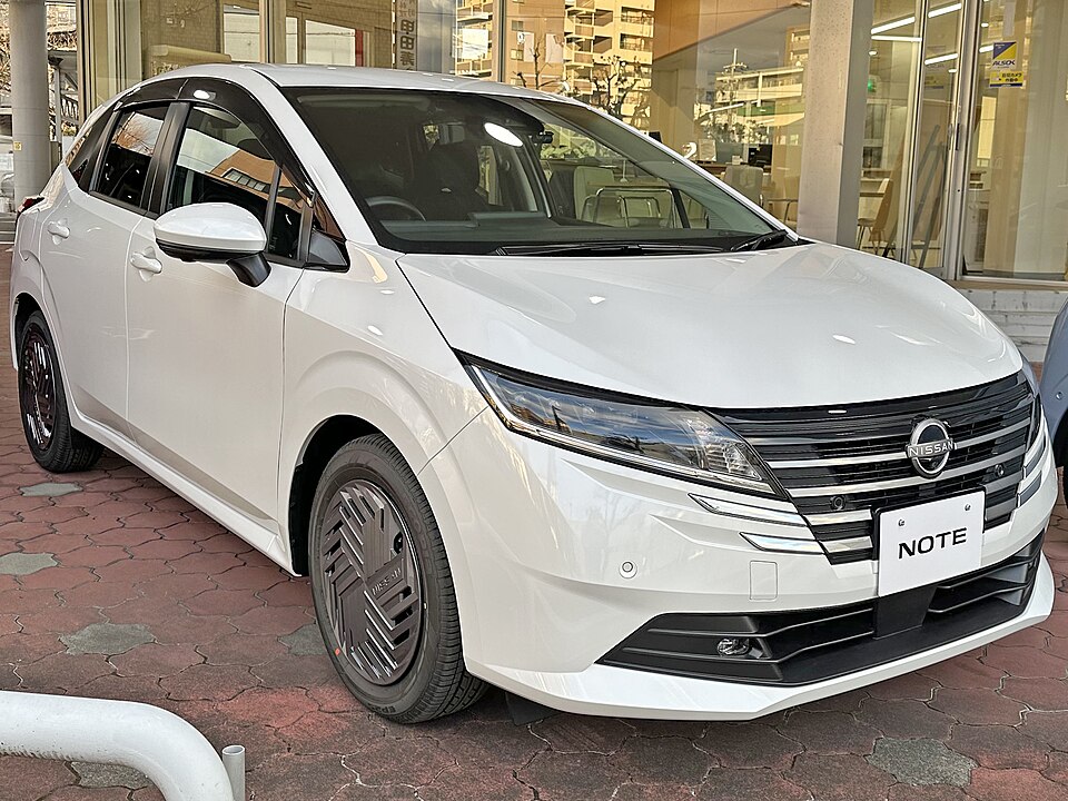 日産 ノート 3代目 後期 の外観写真