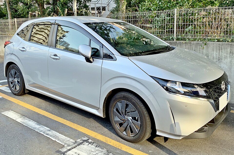 日産 ノート 3代目 の外観写真