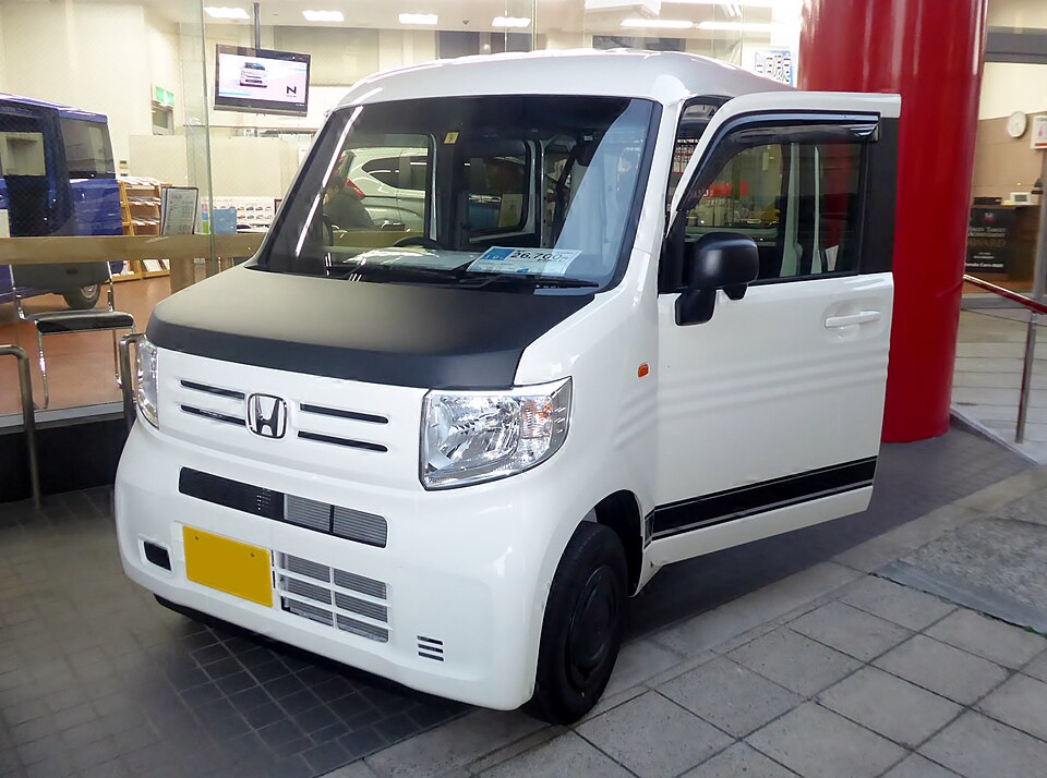 ホンダ N-VAN 初代 の正面写真