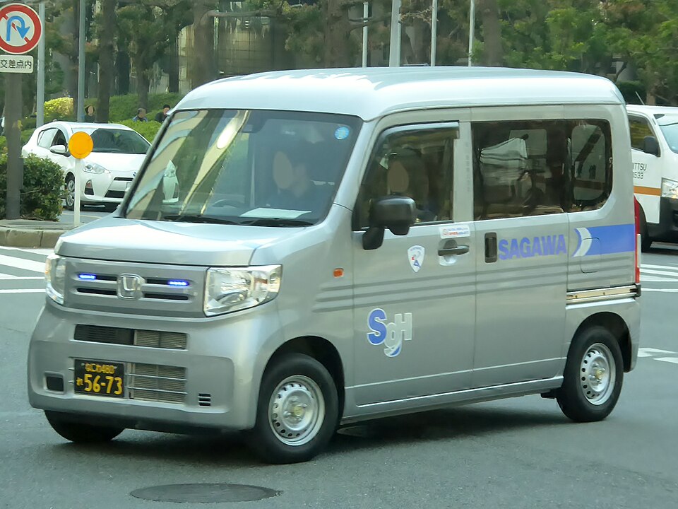 ホンダ N-VAN 初代 の正面写真