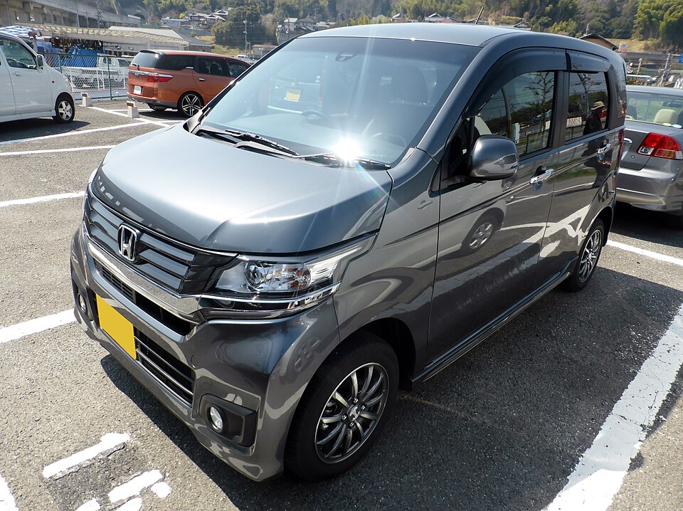 ホンダ N-WGN 初代 カスタム の正面写真