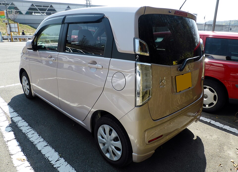 ホンダ N-WGN 初代 の後方写真