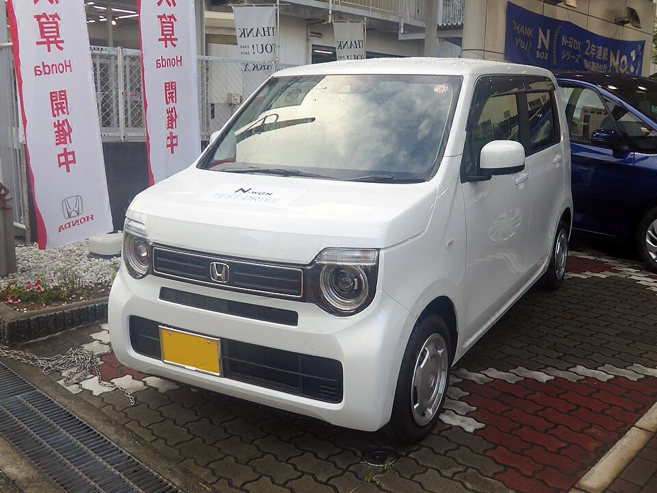 ホンダ N-WGN 2代目 の斜め前写真