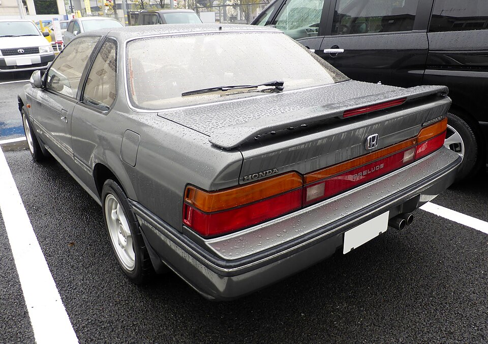 ホンダ プレリュード 3代目 の後方写真