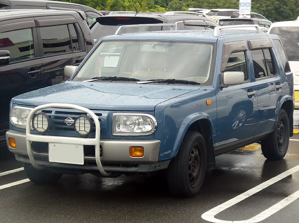 ラシーン 初代 の正面写真