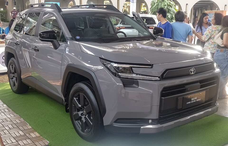 トヨタ RAV4 6代目 アドベンチャー の外観写真