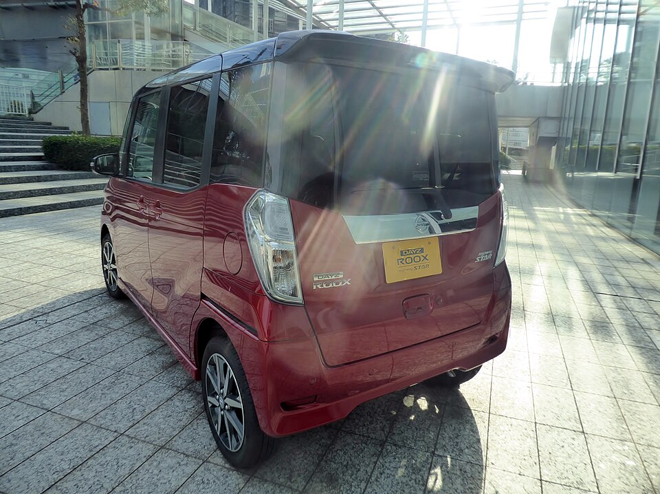 日産 ルークス 2代目 ハイウェイスター の後方写真