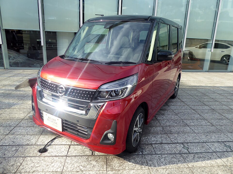 日産 ルークス 2代目 ハイウェイスター の正面写真