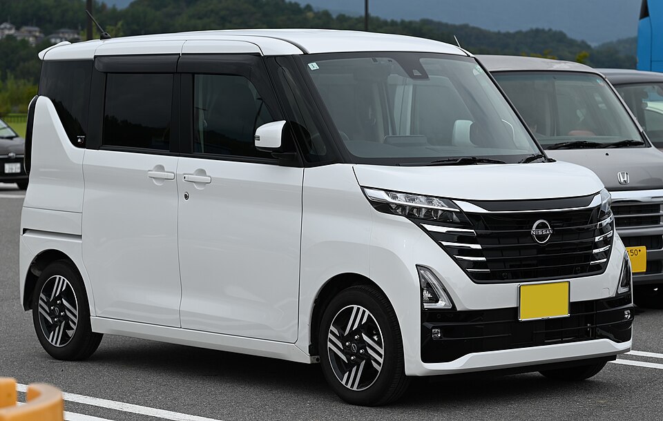 日産 ルークス 3代目 前期 ハイウェイスター の外観写真