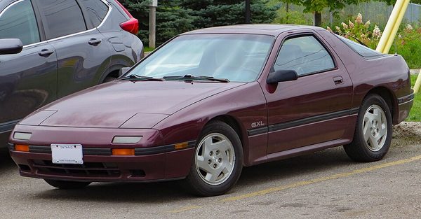 RX-7 2代目 の斜め前写真
