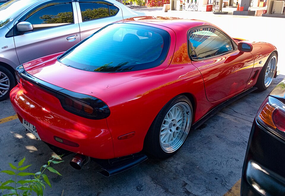 マツダ RX-7 3代目 の後方写真