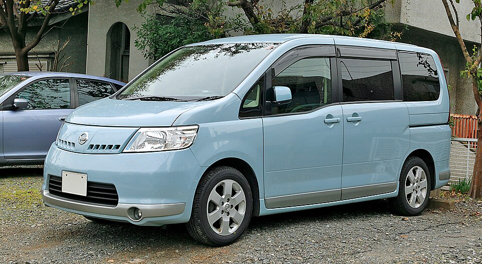 日産 セレナ 3代目 の外観写真
