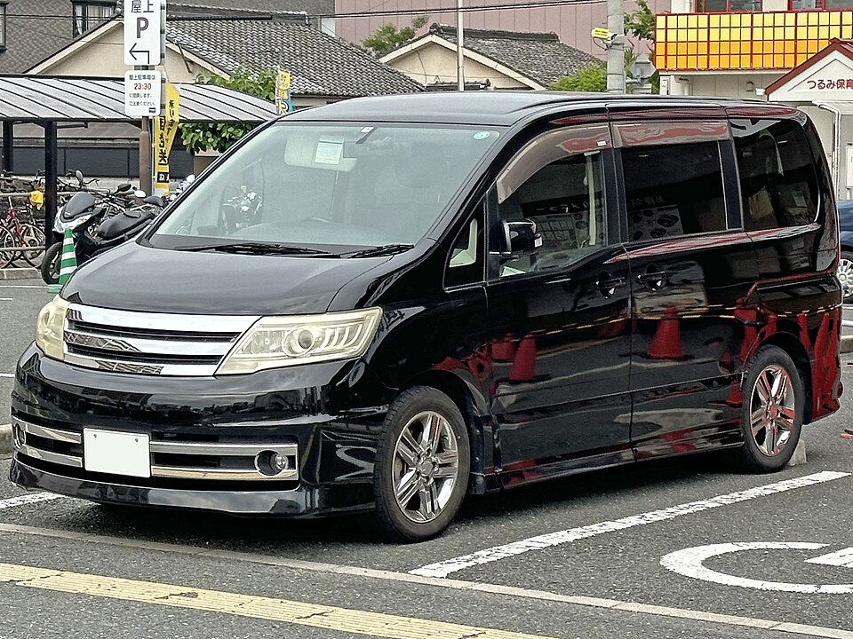セレナ 3代目 標準 の顔