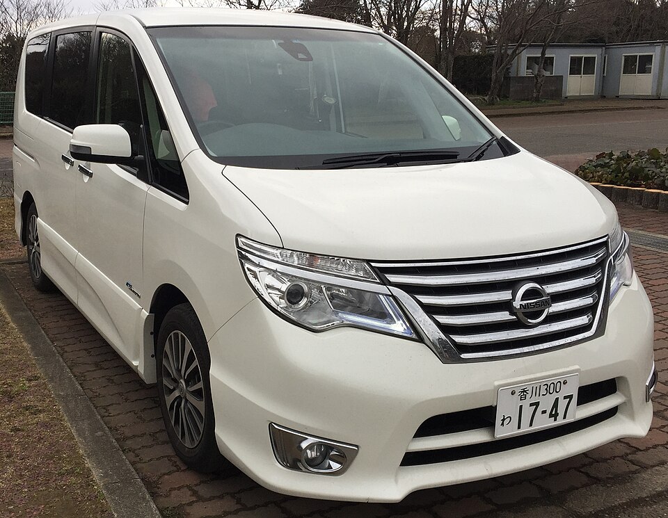 日産 セレナ 4代目 後期 ハイウェイスター の外観写真