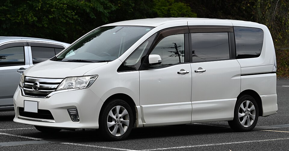日産 セレナ 4代目 ハイウェイスター の外観写真