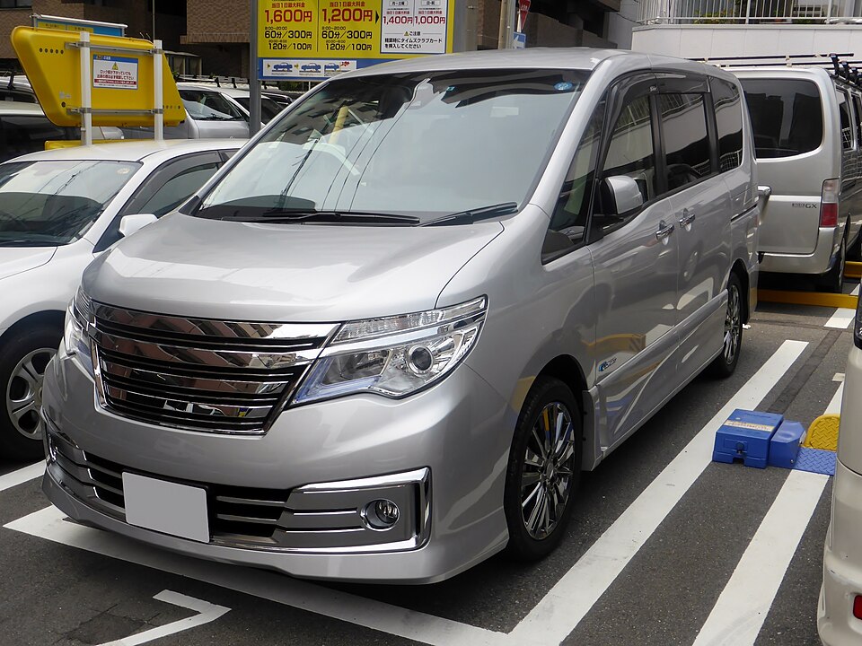 セレナ 4代目 標準 の顔