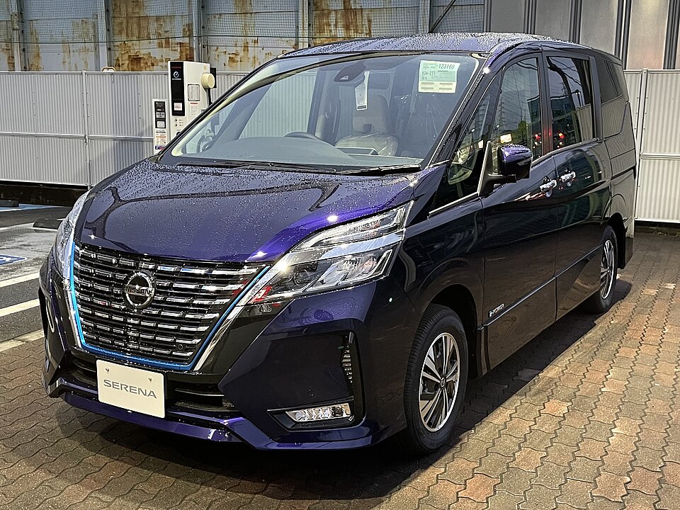日産 セレナ 5代目 後期 ハイウェイスター の正面写真