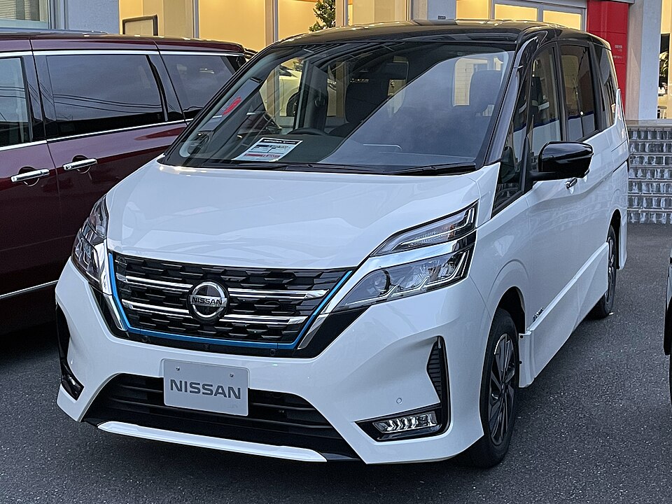 日産 セレナ 5代目 後期 の正面写真