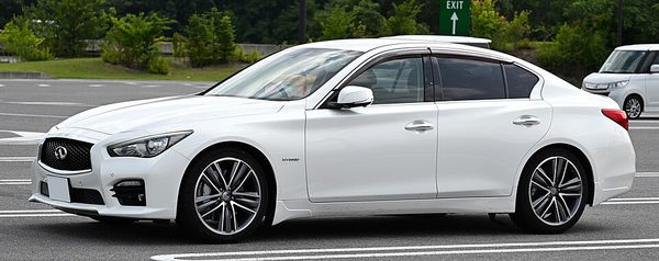 スカイライン 13代目 (V37) 前期 の顔