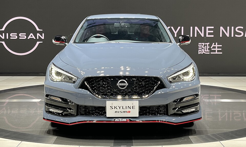 日産 スカイライン 13代目 (V37) NISMO の正面写真