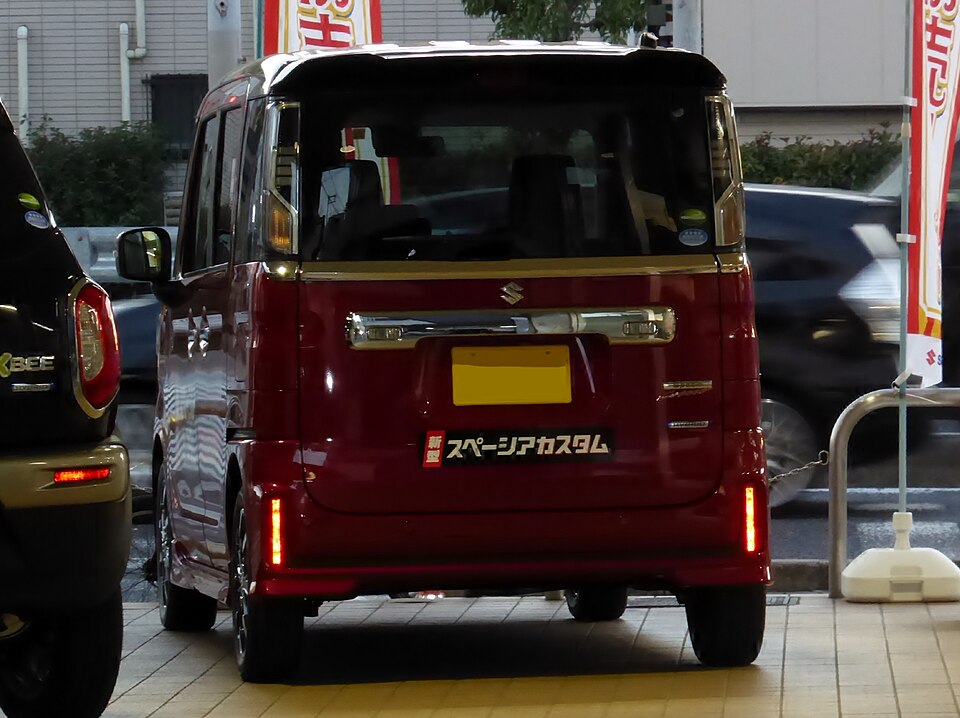 スズキ スペーシア 2代目 カスタム の後方写真