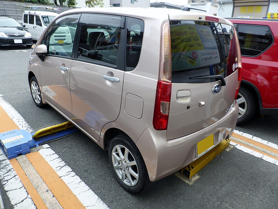 スバル ステラ 3代目 の後方写真