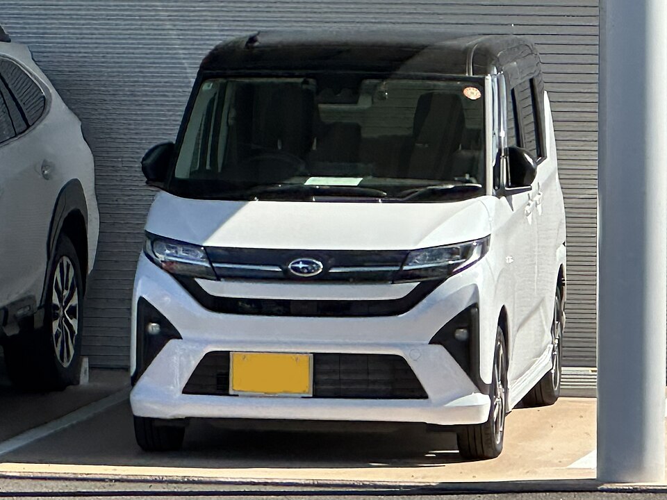 スバル ステラ 4代目 の正面写真