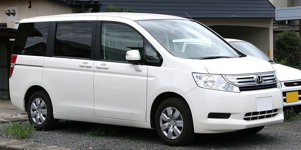 ホンダ ステップワゴン 4代目 の横写真